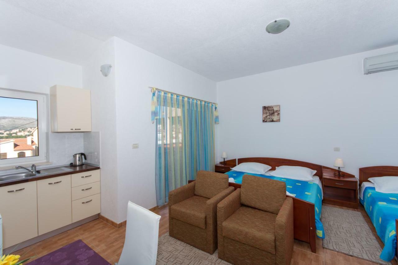 Apartments Fumija Τρογκίρ Εξωτερικό φωτογραφία